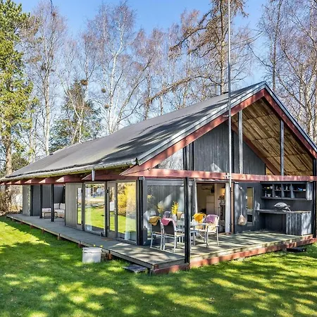 Gorgeous In With Kitchen بيت للعطل Dronningmølle