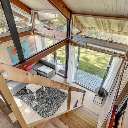 Holiday home 2 Bedroom Cozy In Dronningmolle