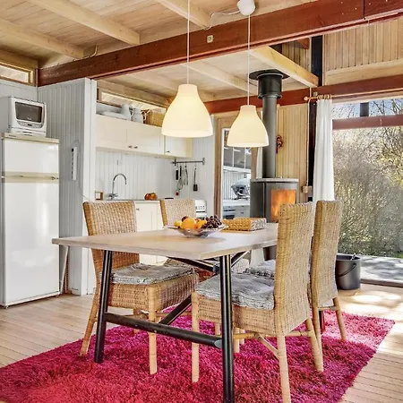 Holiday home 2 Bedroom Cozy In Dronningmolle