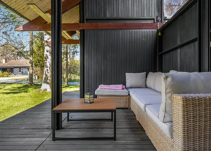2 Bedroom Cozy In