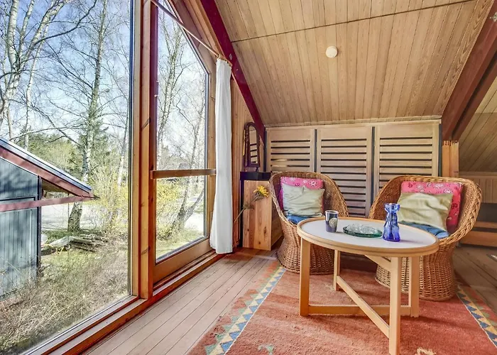 2 Bedroom Cozy In Dronningmølle