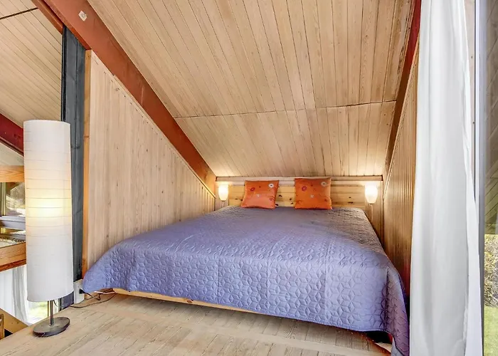 2 Bedroom Cozy In * Dronningmølle