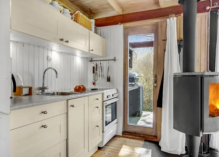 2 Bedroom Cozy In *